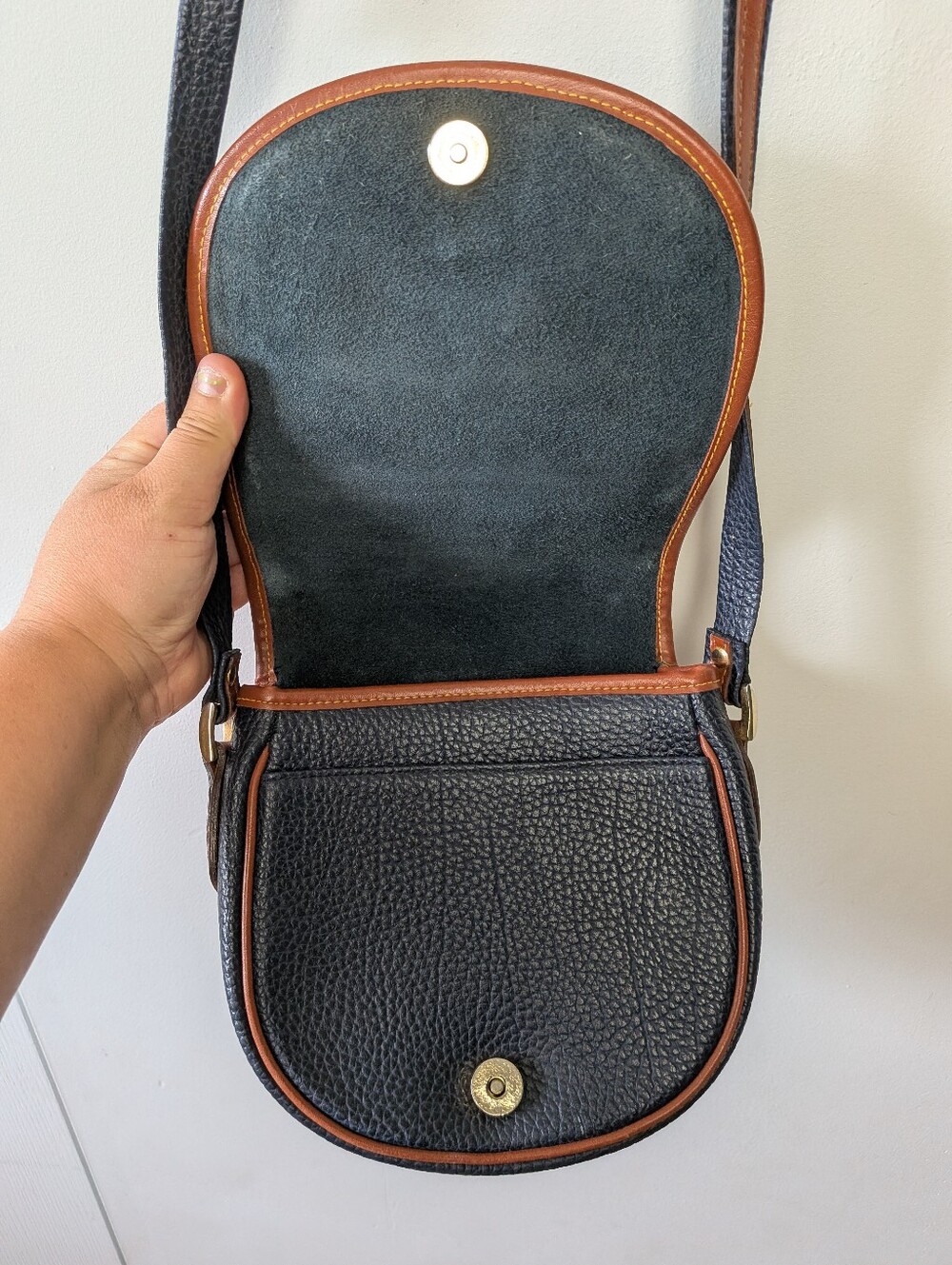 DOONEY & BOURKE Vintage Leather Women Shoulder Or Crossbody Purse navy Blue Tan - Picture 7 of 11